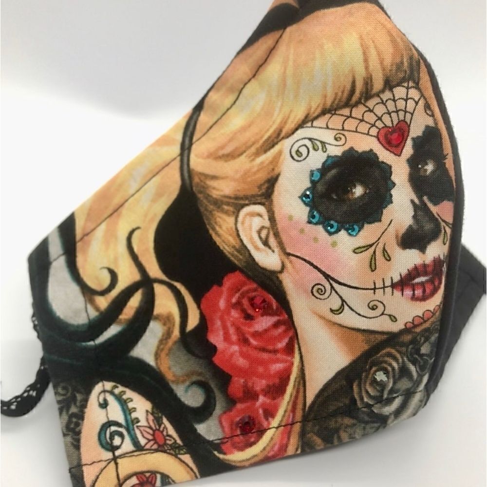 NWOT Alexander Henry Mask